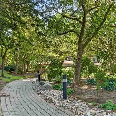 2177,&nbsp;Burnhamthorpe, Erin Mills, Mississauga