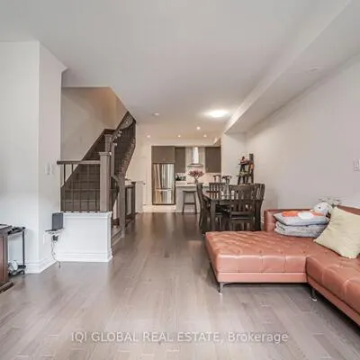 30,&nbsp;Lunar, Streetsville, Mississauga
