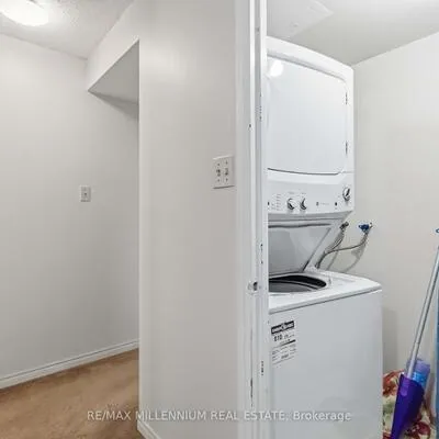 4235,&nbsp;Sherwoodtowne, City Centre, Mississauga