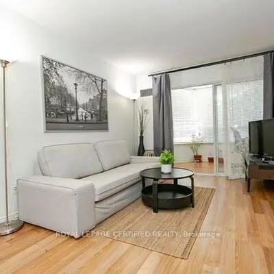 135,&nbsp;Hillcrest, Cooksville, Mississauga