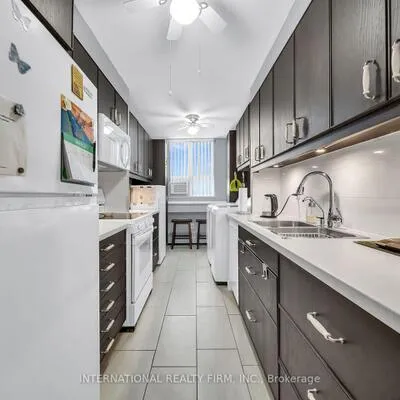 1615,&nbsp;Bloor, Applewood, Mississauga