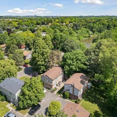 1825,&nbsp;Hyde Mill, Streetsville, Mississauga