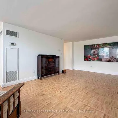 3650,&nbsp;Kaneff, Mississauga Valleys, Mississauga