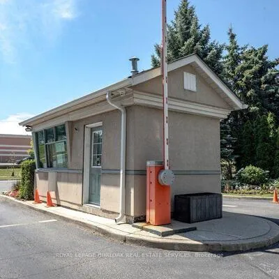 2565,&nbsp;Erin Centre, Central Erin Mills, Mississauga