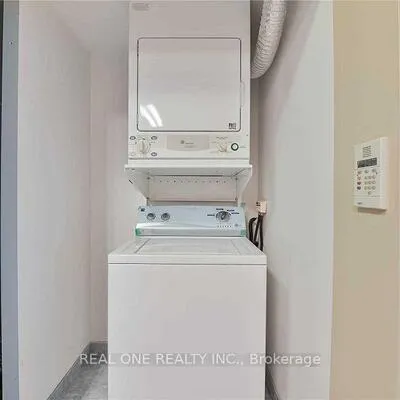 2545,&nbsp;Erin Centre, Central Erin Mills, Mississauga