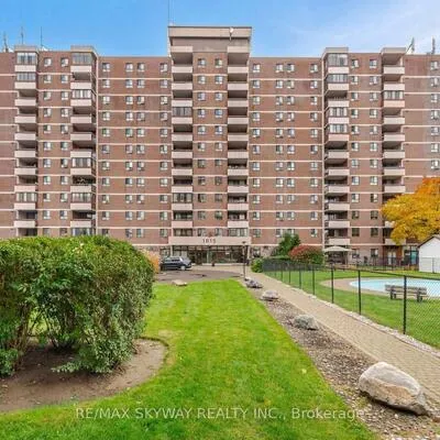 1615,&nbsp;Bloor, Applewood, Mississauga