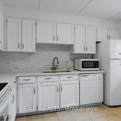 180,&nbsp;Mississauga Valley, Mississauga Valleys, Mississauga