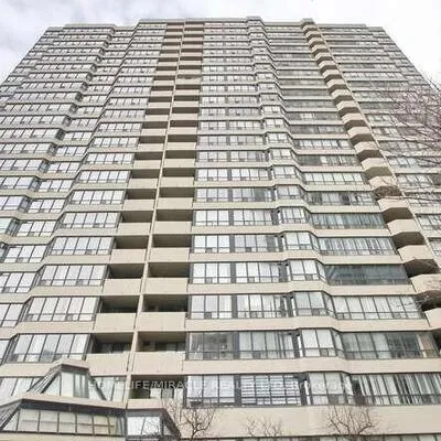 400,&nbsp;Webb, City Centre, Mississauga