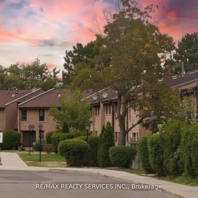 2605,&nbsp;Woodchester, Sheridan, Mississauga