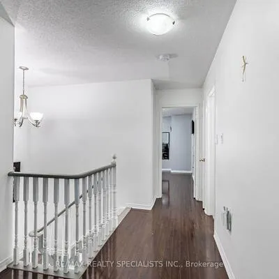 1588,&nbsp;South Parade, East Credit, Mississauga