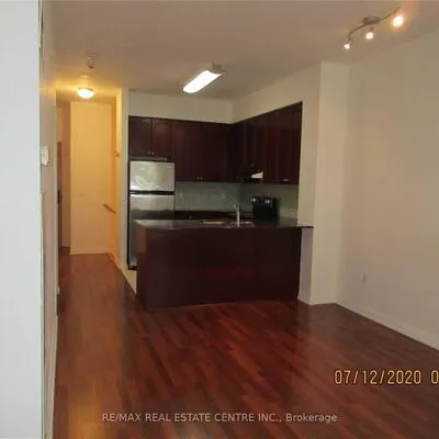 220,&nbsp;Forum, Hurontario, Mississauga