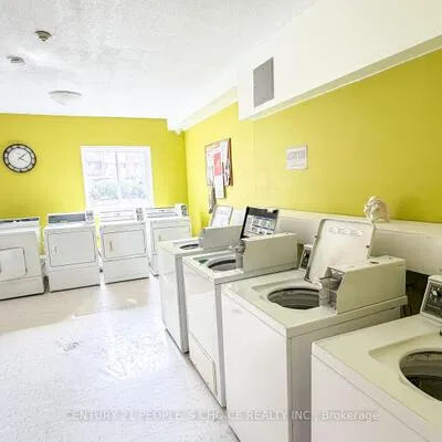 2485,&nbsp;Woking, Sheridan, Mississauga