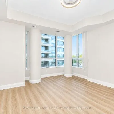 1,&nbsp;Hurontario, Port Credit, Mississauga