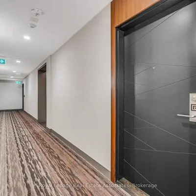 1575,&nbsp;Lakeshore, Clarkson, Mississauga