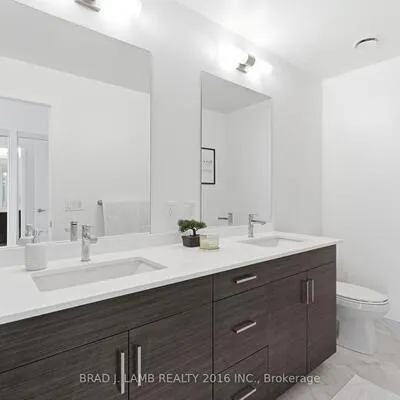 1035,&nbsp;Southdown, Clarkson, Mississauga