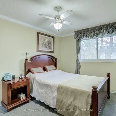 2440,&nbsp;Bromsgrove, Clarkson, Mississauga