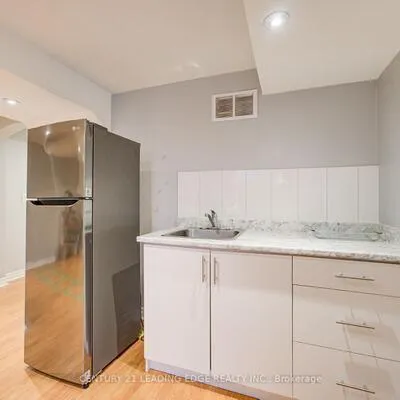 550,&nbsp;Steddick, Hurontario, Mississauga