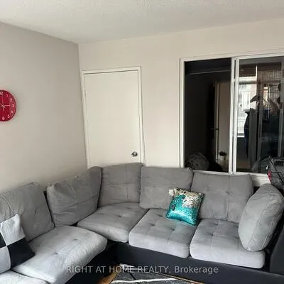 300,&nbsp;Webb, City Centre, Mississauga