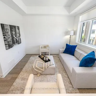 1075,&nbsp;Douglas McCurdy, Lakeview, Mississauga