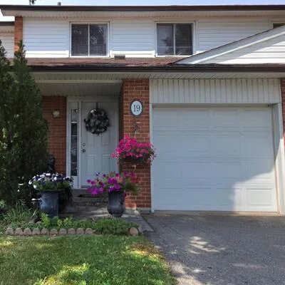 2380,&nbsp;Bromsgrove, Clarkson, Mississauga