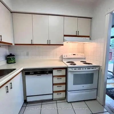 1110,&nbsp;Walden, Clarkson, Mississauga