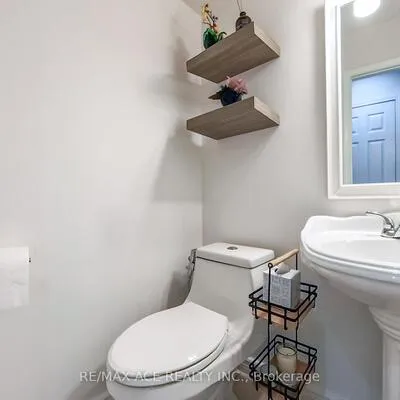 1525,&nbsp;South Parade, East Credit, Mississauga
