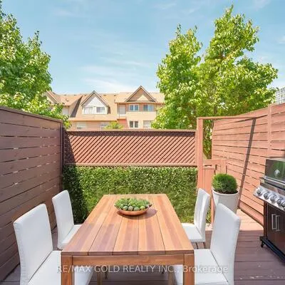 80,&nbsp;Strathaven, Hurontario, Mississauga