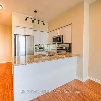 388,&nbsp;Prince Of Wales, City Centre, Mississauga