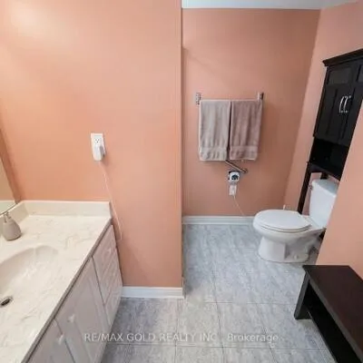 2323,&nbsp;Confederation, Cooksville, Mississauga