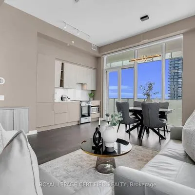 3900,&nbsp;Confederation, City Centre, Mississauga