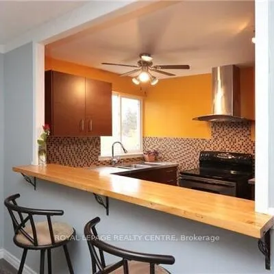 3060,&nbsp;Constitution, Applewood, Mississauga