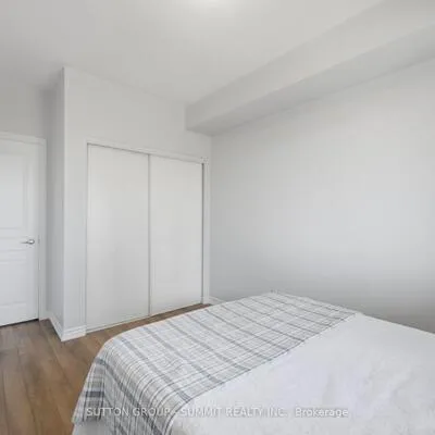570,&nbsp;Lolita, Mississauga Valleys, Mississauga