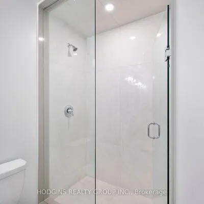 1035,&nbsp;Southdown, Clarkson, Mississauga