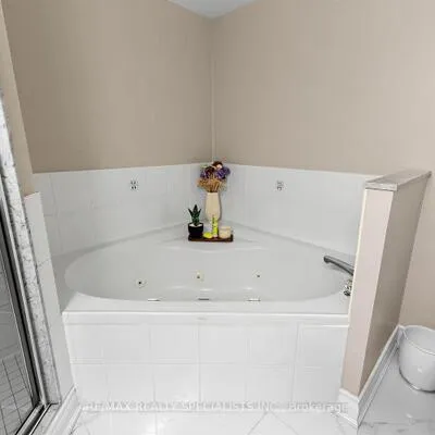 2585,&nbsp;Erin Centre, Central Erin Mills, Mississauga