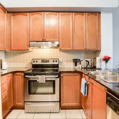 220,&nbsp;Forum, Hurontario, Mississauga