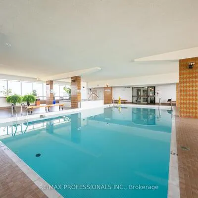 1333,&nbsp;Bloor, Applewood, Mississauga