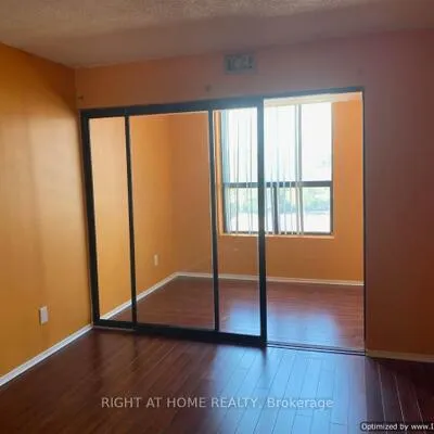 25,&nbsp;Agnes, Cooksville, Mississauga