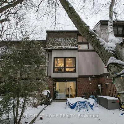 1080,&nbsp;Walden, Clarkson, Mississauga