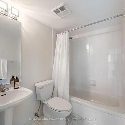 2177,&nbsp;Burnhamthorpe, Erin Mills, Mississauga