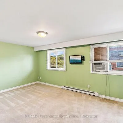 2380,&nbsp;Bromsgrove, Clarkson, Mississauga