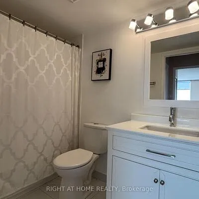 135,&nbsp;Hillcrest, Cooksville, Mississauga