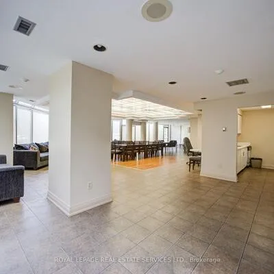 400,&nbsp;Webb, City Centre, Mississauga