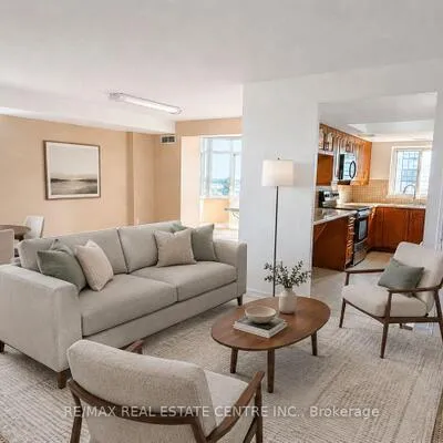 300,&nbsp;Webb, City Centre, Mississauga