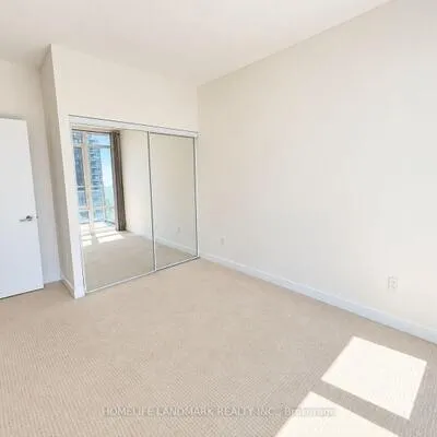 360,&nbsp;Square One, City Centre, Mississauga
