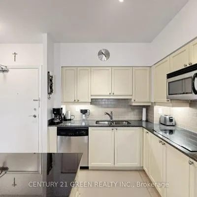 830,&nbsp;Scollard, East Credit, Mississauga