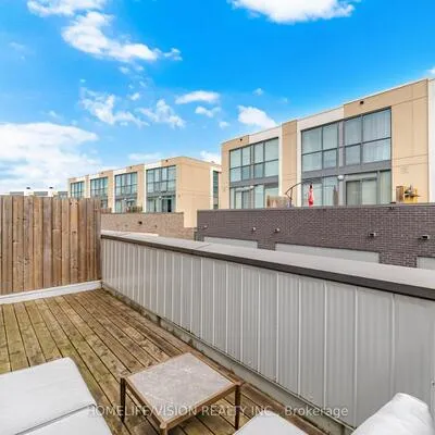 150,&nbsp;Little Creek, Hurontario, Mississauga