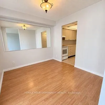 145,&nbsp;Hillcrest, Cooksville, Mississauga