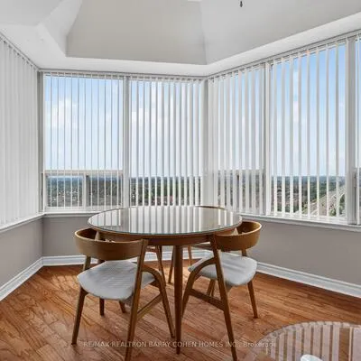 700,&nbsp;Constellation, Hurontario, Mississauga