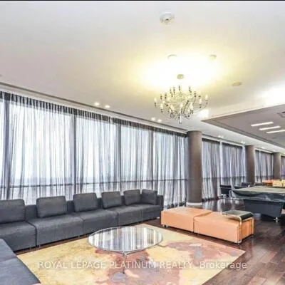 223,&nbsp;Webb, City Centre, Mississauga