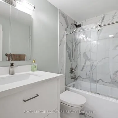 2440,&nbsp;Bromsgrove, Clarkson, Mississauga